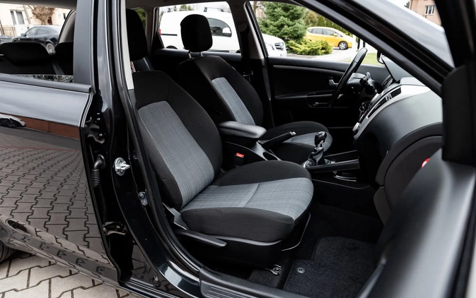 Kia Ceed cena 21900 przebieg: 160000, rok produkcji 2009 z Radom małe 742